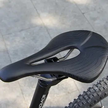 Bisiklet Hollow Eyer MTB Yol Bisikleti Nefes Titanyum Yay Karbon Fiber Yastık Rahat Bisiklet Eyer Bisiklet Parçaları