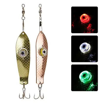 1 Adet LED balıkçılık cazibesi ışık Üç Kanca İle aydınlık balıkçılık lambası sualtı göz şekli Balıkçılık Bait