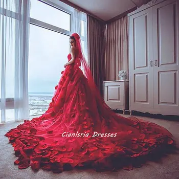 Kırmızı Kolsuz El Yapımı Çiçekler Topu cüppe şeklinde gelinlik Peçe İle Sevgiliye Plise Sashes Dubai gelin kıyafeti Vestido De Noiva