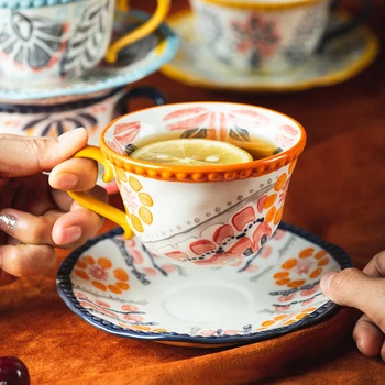 Iskandinav Retro Kahve Fincan Tabağı kaşık seti Lüks Seramik Kupa Üst sınıf porselen çay bardağı Cafe Parti Drinkware Yeni Yıl Hediyeleri